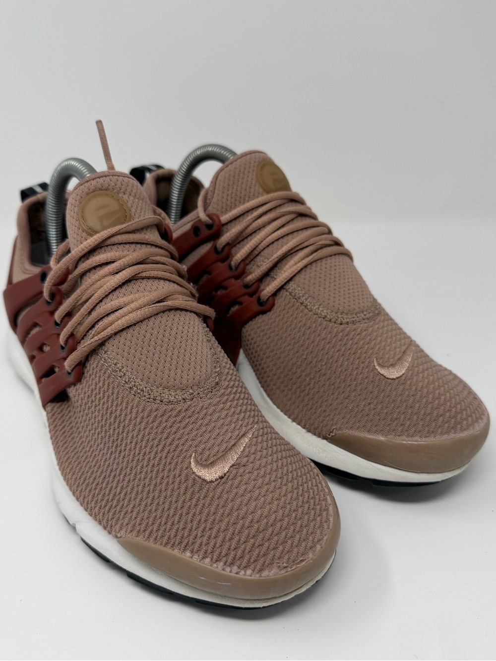 Women’s Nike Presto Sneaker – Taupe/Maroon Sz.8